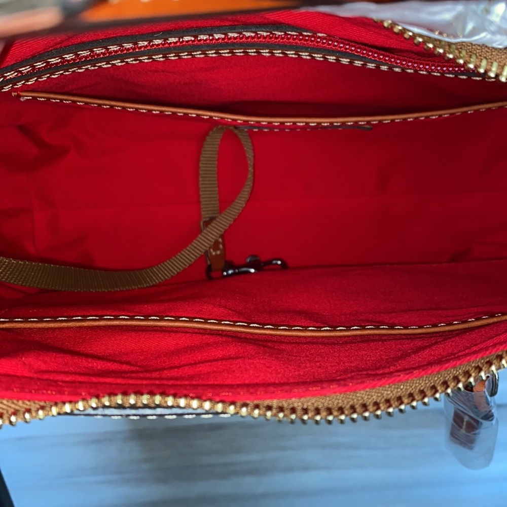 NWT-Dooney&Bourke Pebble Leather Crossbody-Caramel - Picture 6 of 11